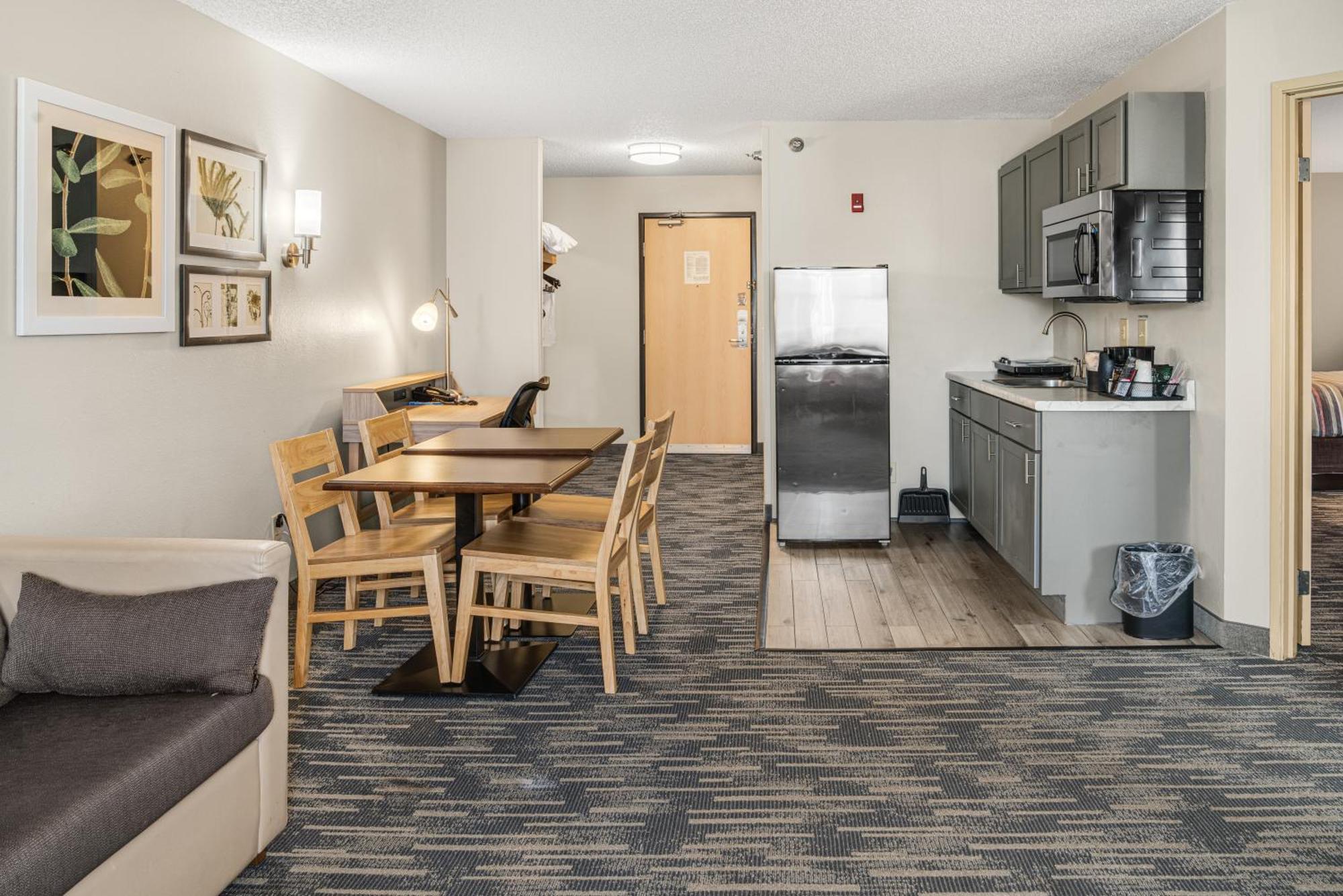 Country Inn & Suites By Radisson, Brookings Exterior photo