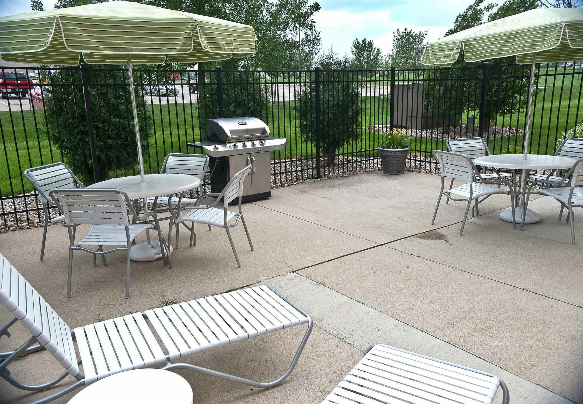 Country Inn & Suites By Radisson, Brookings Exterior photo